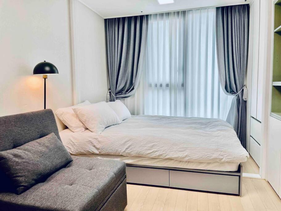 Апартаменты The Share Myeongdong High Floor & Free Gym #Subway Station 3Min #Myeongdong 10Min Сеул Экстерьер фото